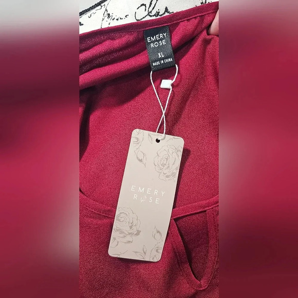 EMERY ROSE Solid Scallop Trim Sleeveless Polyester Blouse Burgundy Size XL NWT - Picture 7 of 11